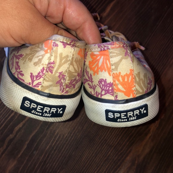 Sperry Tan Leaf Printed Top-Sider Boat Shoes - Picture 6 of 9